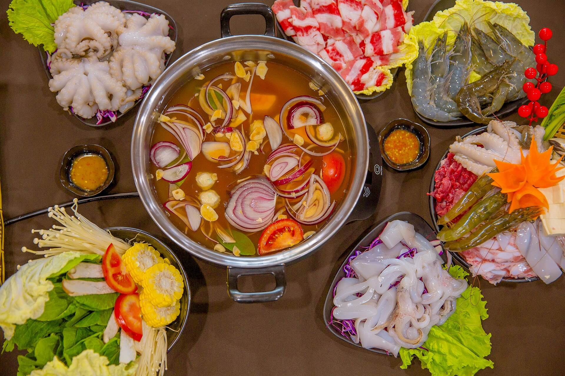 Những Món Lẩu Ngon - Hương Vị Ấm Áp Cho Ngày Họp Mặt Gia Đình